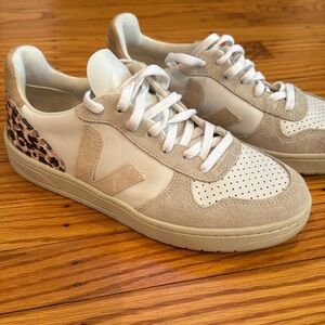 Veja leather sneakers with animal print heel detail-Size US 8W